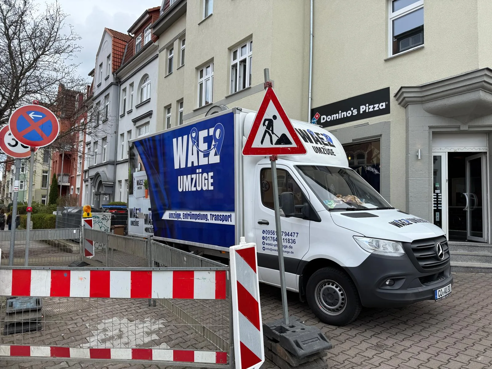 WAEZ Umzüge Fahrzeug im Einsatz – Firmenumzug Coburg